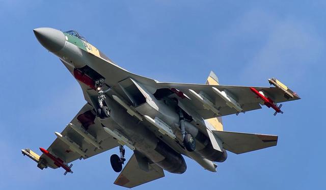 中国空军苏35战机暗藏新技能挂14枚导弹难逢敌手
