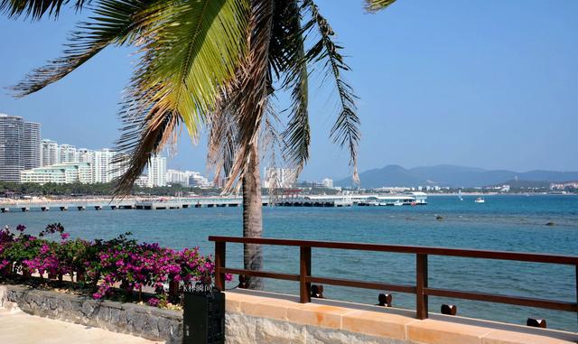 k林瞬间:街拍,三亚海边真热闹亮点景点很精彩