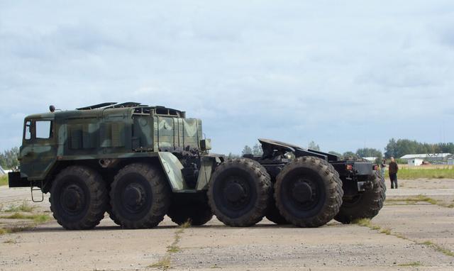 世界军用拖车系列之十二:苏/俄罗斯maz-537重型牵引车