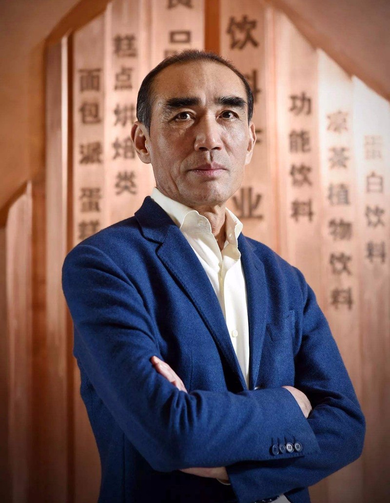 许世辉1989年9月创办了福建达利食品有限公司,现为达利公司董事长