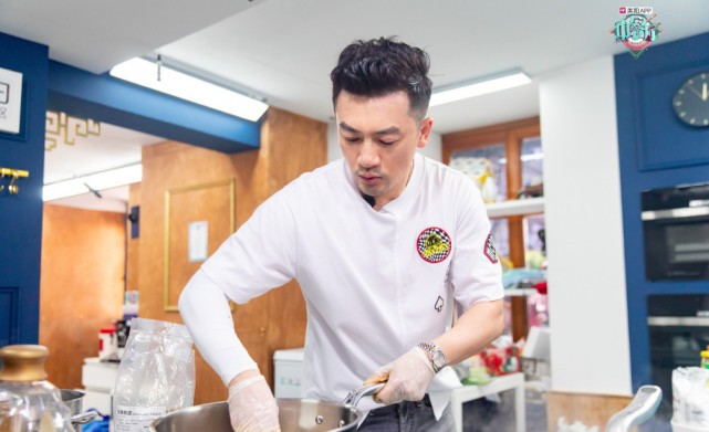 中餐厅白举纲又惹麻烦苏有朋及时阻止高情商再现受好评