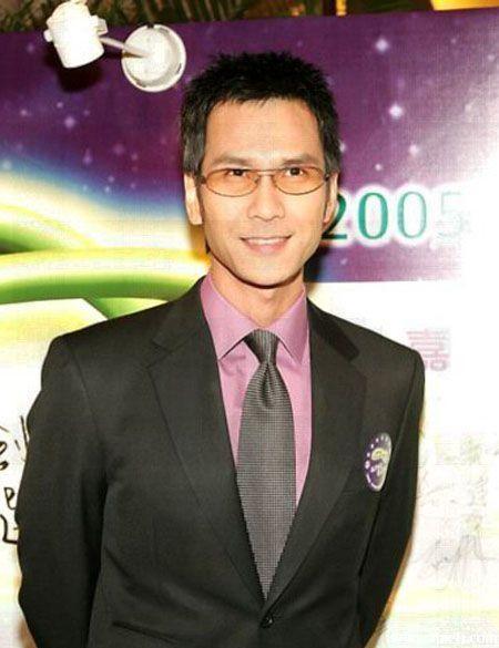 曾饰演的山本一夫拯救了亚视,却因频繁跳槽断了星途