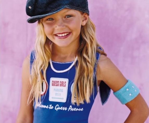 gigihadid小时候,gigihadid 看来gigi的婴儿肥脸从小时候就开始很受欢迎了哈哈哈
