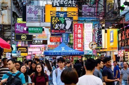 全世界最拥挤的19个地方,挤到变形也要去|旺角|梵蒂冈|游客_新浪新闻