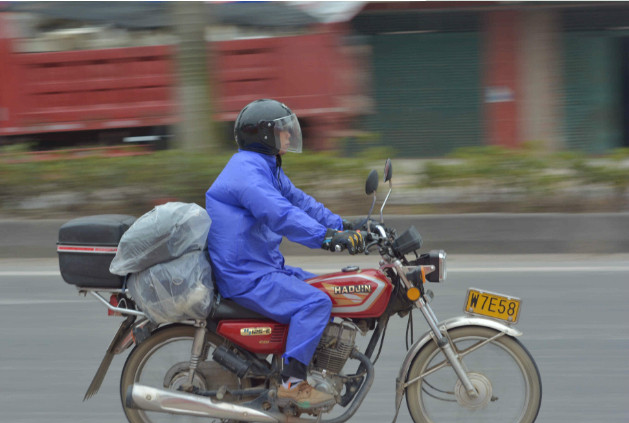 实拍90年代回家返乡的摩托车现状你能认出几辆