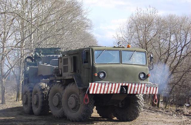 世界军用拖车系列之十二:苏/俄罗斯maz-537重型牵引车