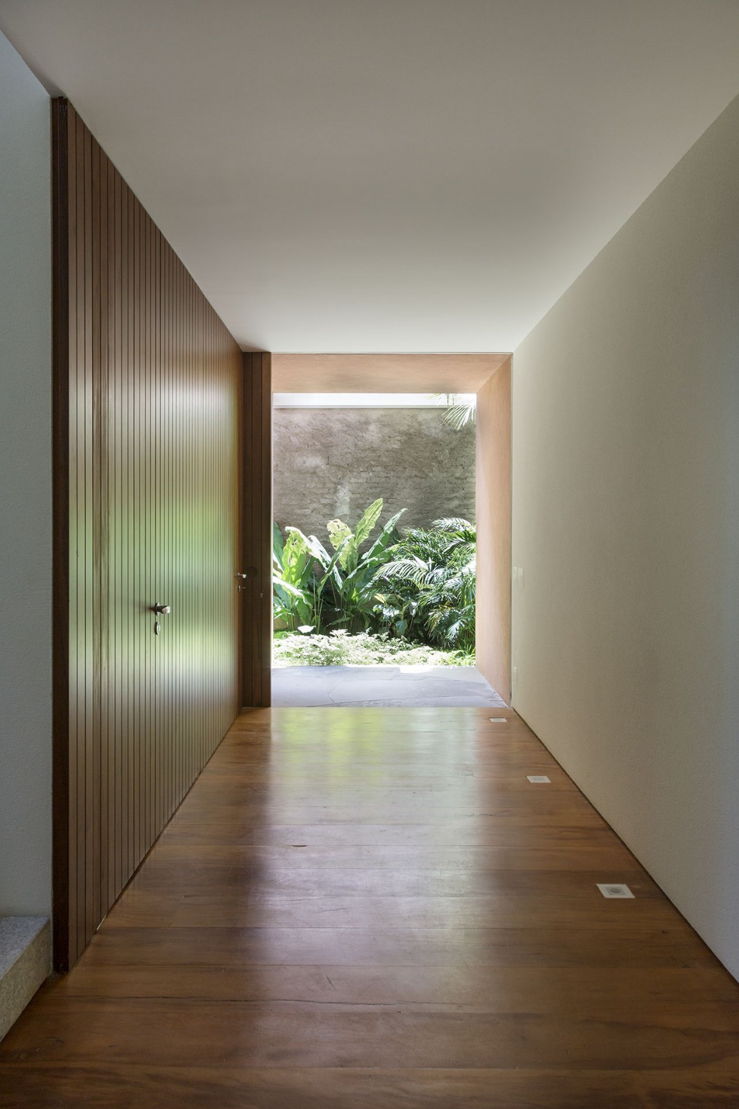 全景落地窗的庭院设计,将花园搬进家里来