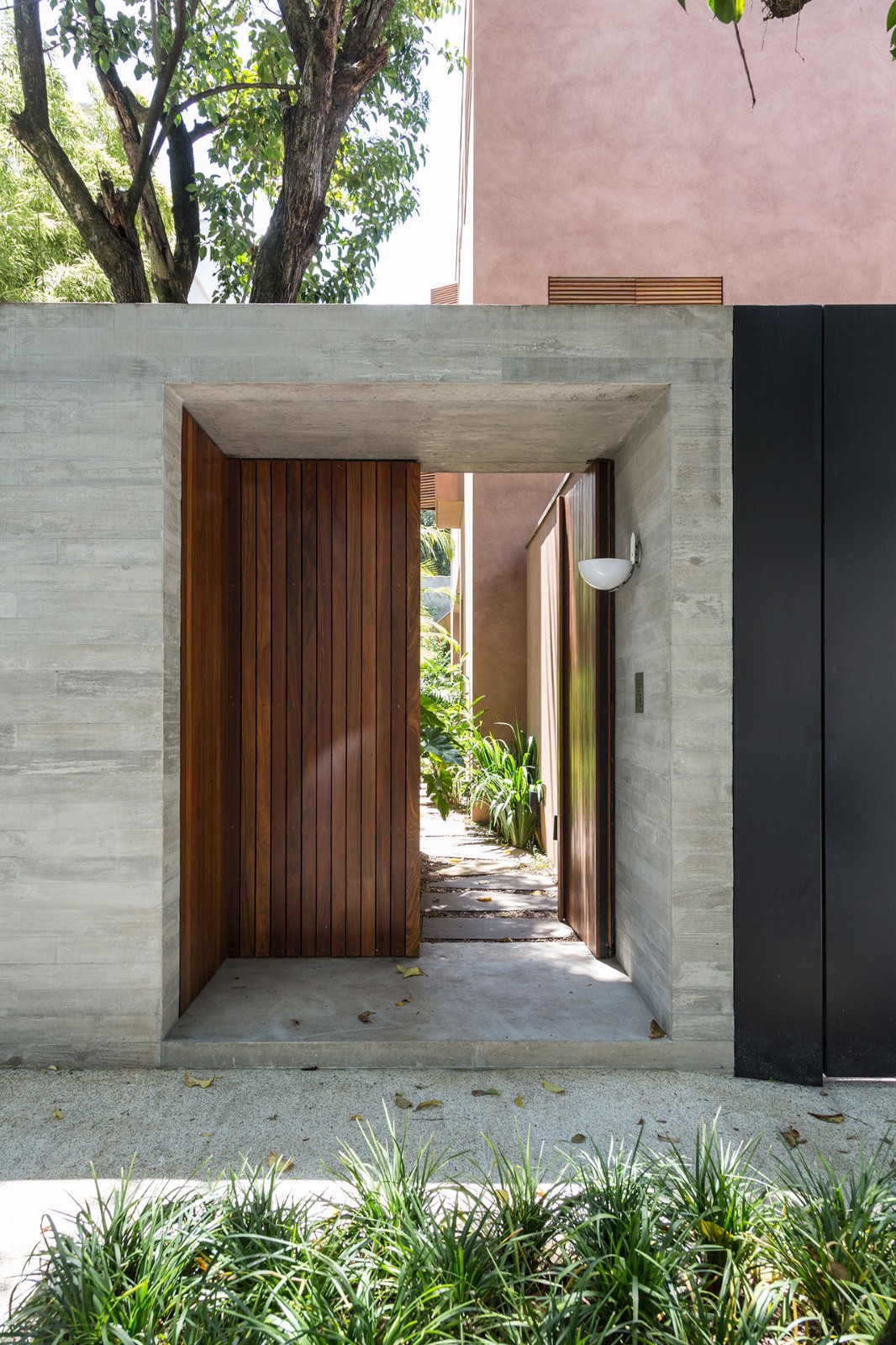 全景落地窗的庭院设计,将花园搬进家里来