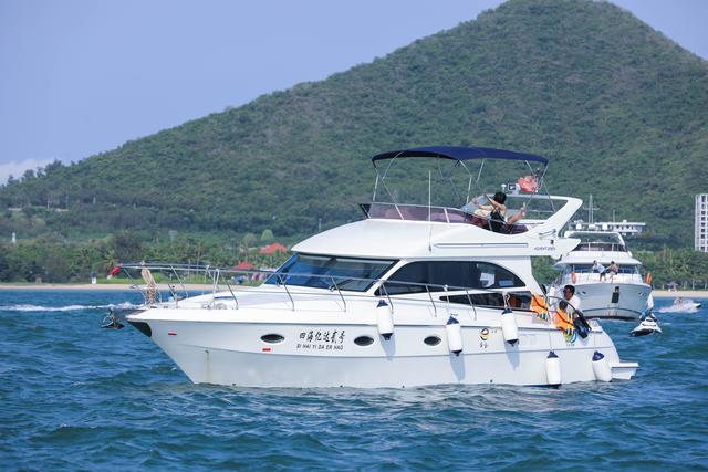 价值千万的游艇,曾经在三亚是高端象征,如今几百元即可享受