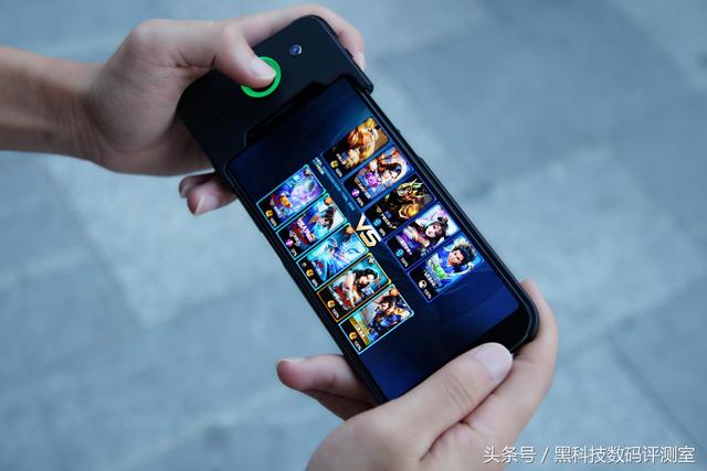 专业与业余区别真大,黑鲨游戏手机才是玩游戏的最佳拍档