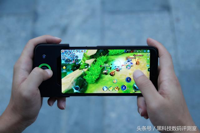 专业与业余区别真大,黑鲨游戏手机才是玩游戏的最佳拍档