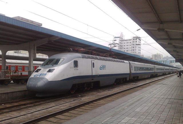 广深线上的公交车(蓝箭号动车组)