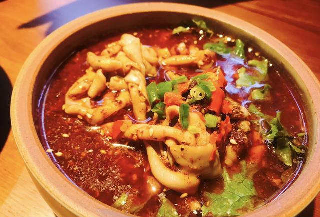 醉麻辣,醉在麻辣里,醒于唇齿间