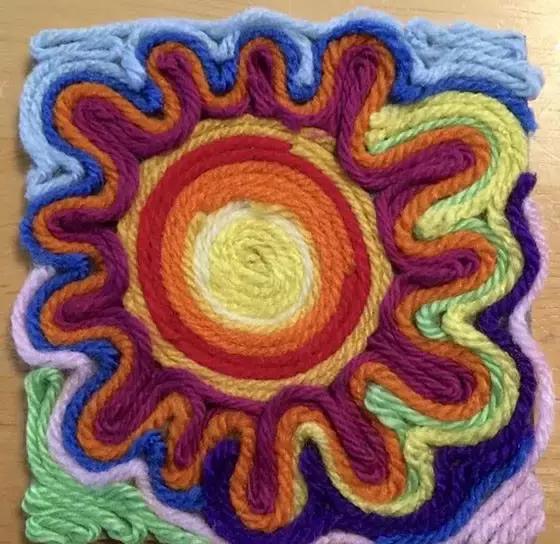 「毛线手工」幼儿园旧毛线创意手工,孩子能把它做成画!