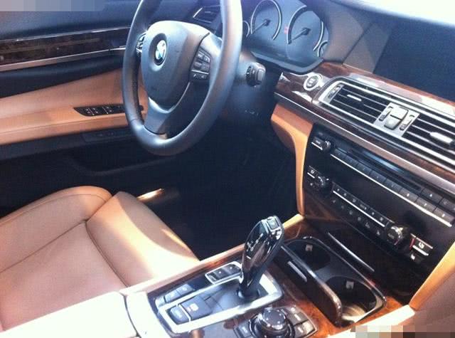 80后青年的喜提宝马760li用车后直言回头率高开出去有面