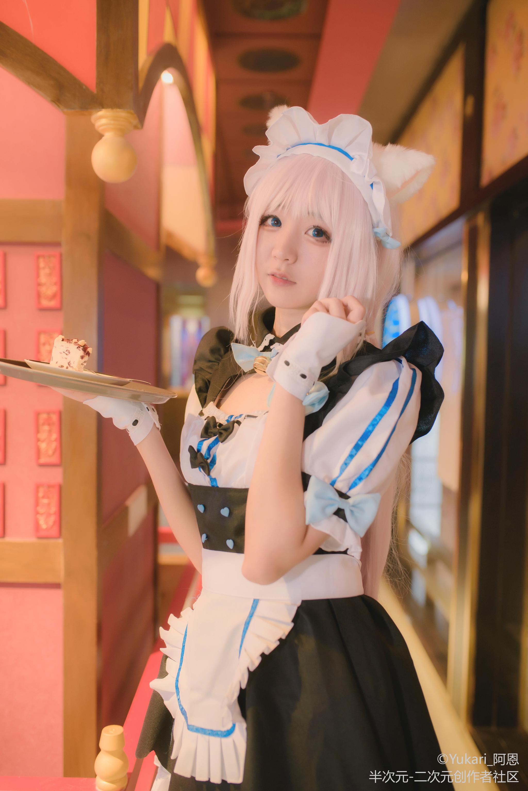 巧克力与香子兰cosplay美美的女仆要来吃早餐吗