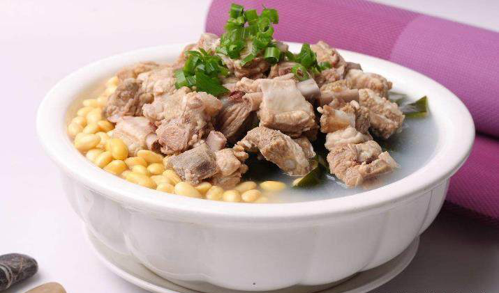 黄豆炖排骨这样做不仅好吃还补锌