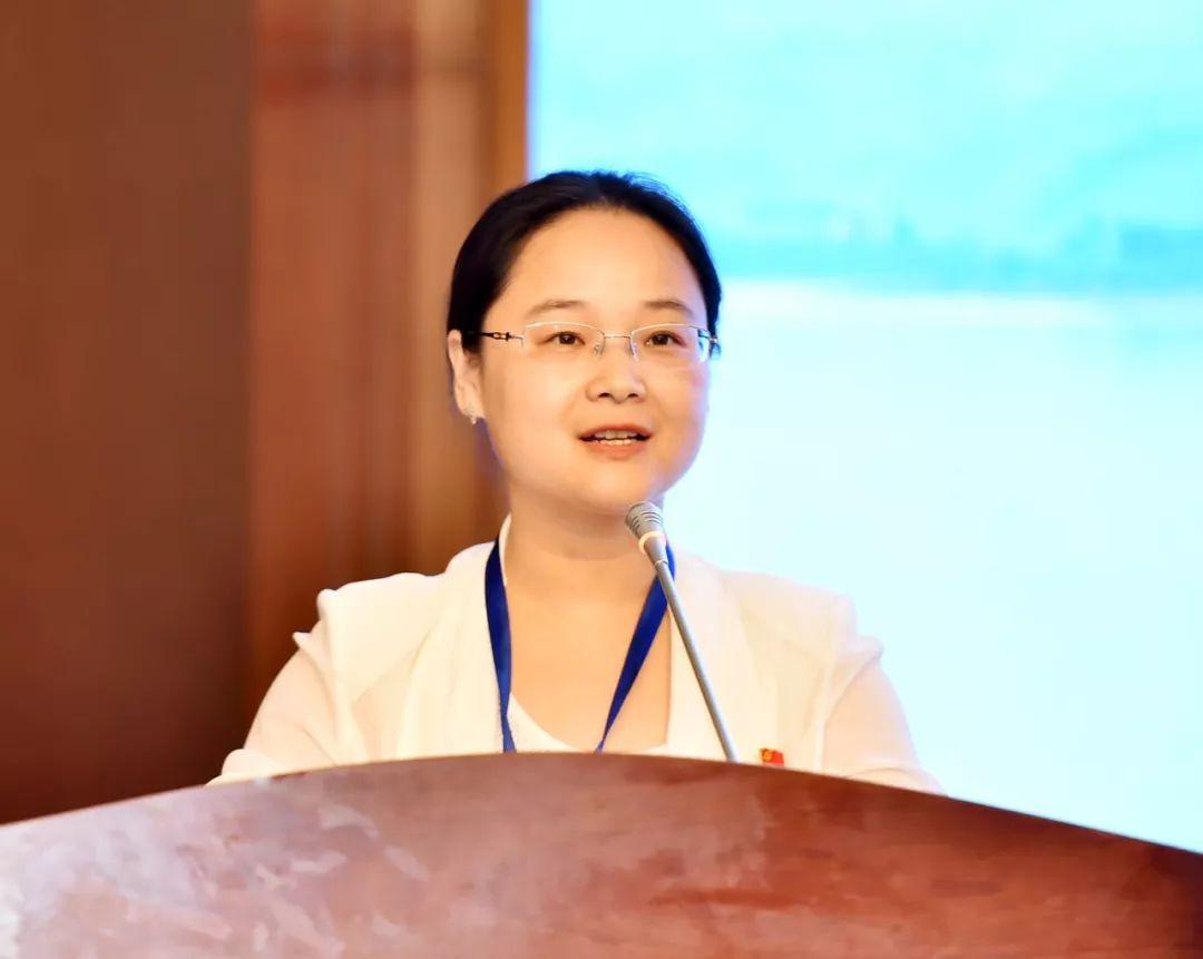 万载县委书记胡全顺作表态发言