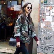 短裙搭配过膝袜 新请的英语老师真是美翻了