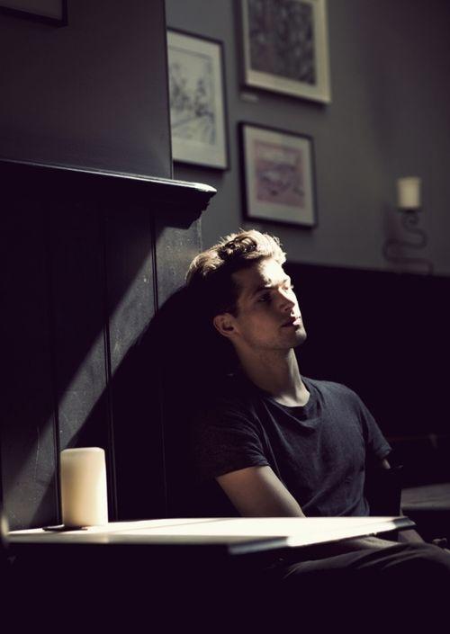 苦苦等她回来的五大星座男 巨蟹座是名副其实的痴情