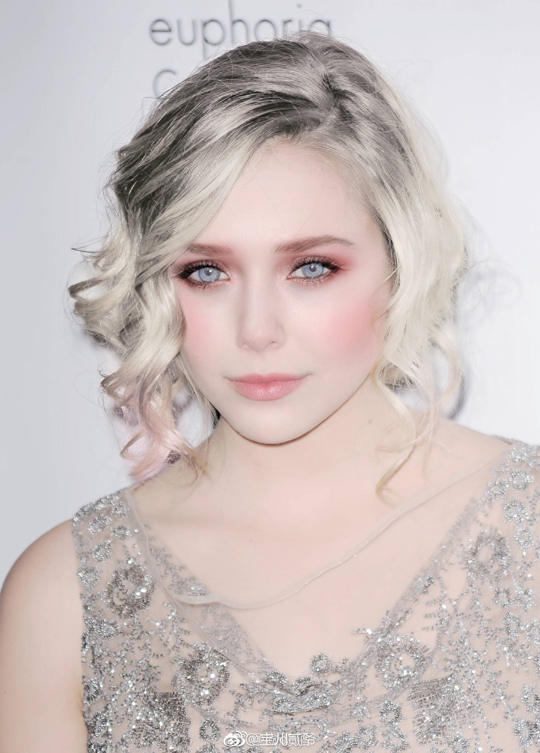 瞳孔里有个银河系奥妹太美了