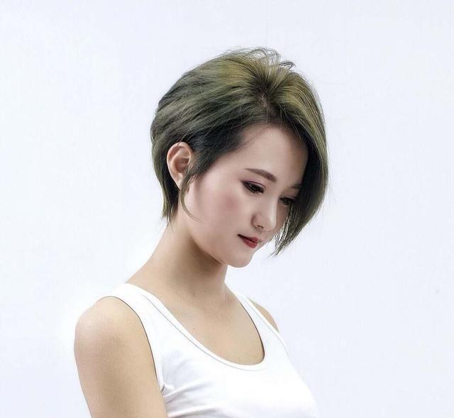 必剪一次的女士发型今年流行这样的潮短发清爽时尚潮流个性