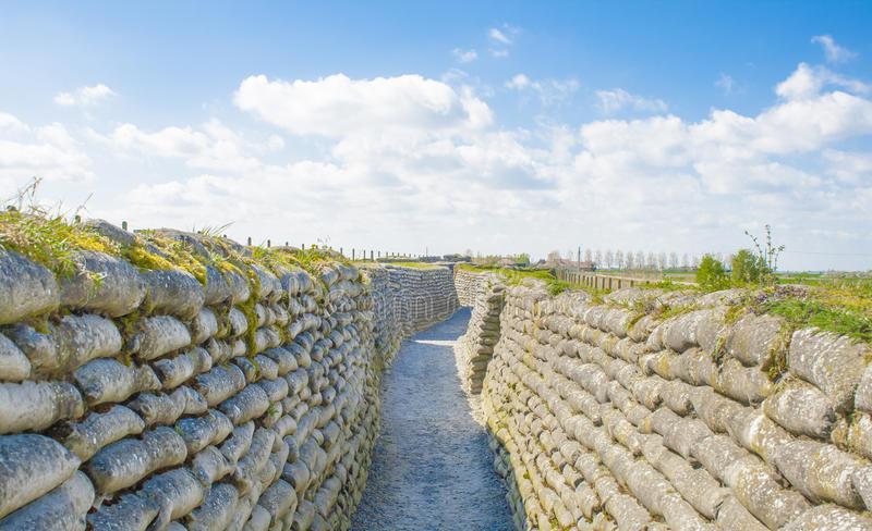 战场上,装满沙子的沙袋能否抵挡子弹?真这么做就被骗了