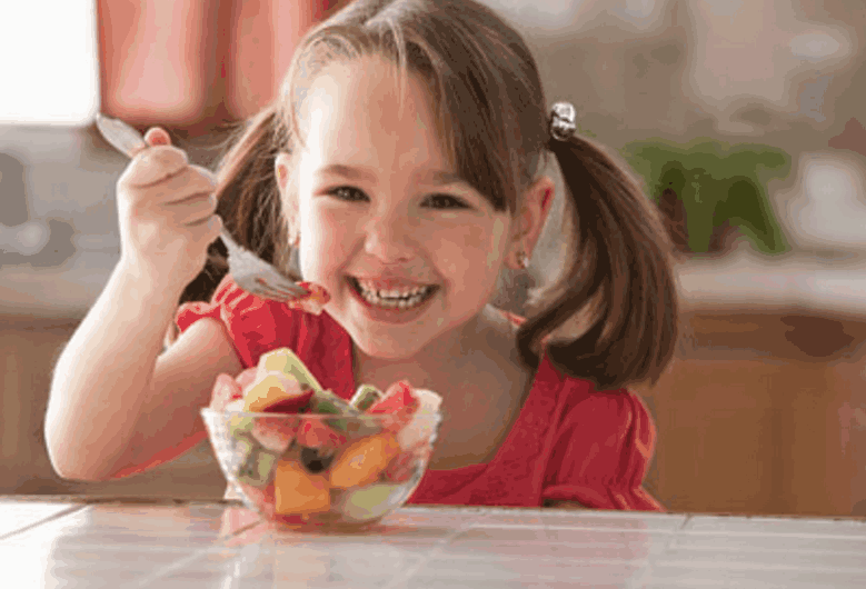 这几个小技巧可以让孩子爱上吃蔬菜水果!