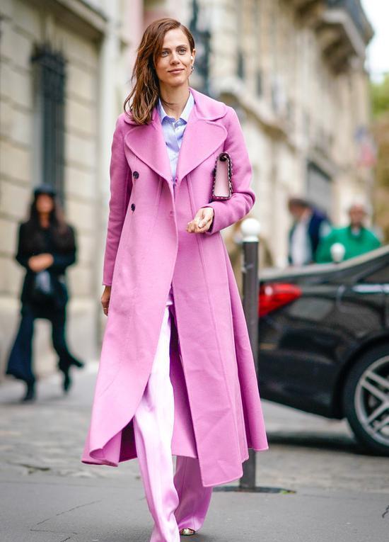 用粉紫色穿出层次感暗淡秋冬同样肤白貌美哦