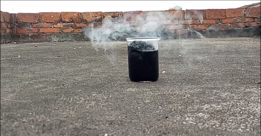 浓硫酸倒入白糖内结局竟然是这样