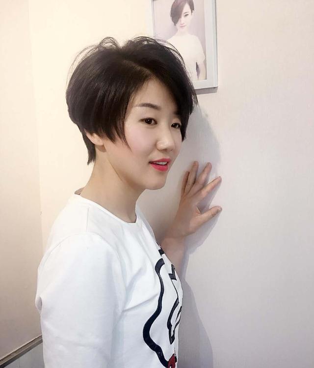 必剪一次的女士发型今年流行这样的潮短发清爽时尚潮流个性
