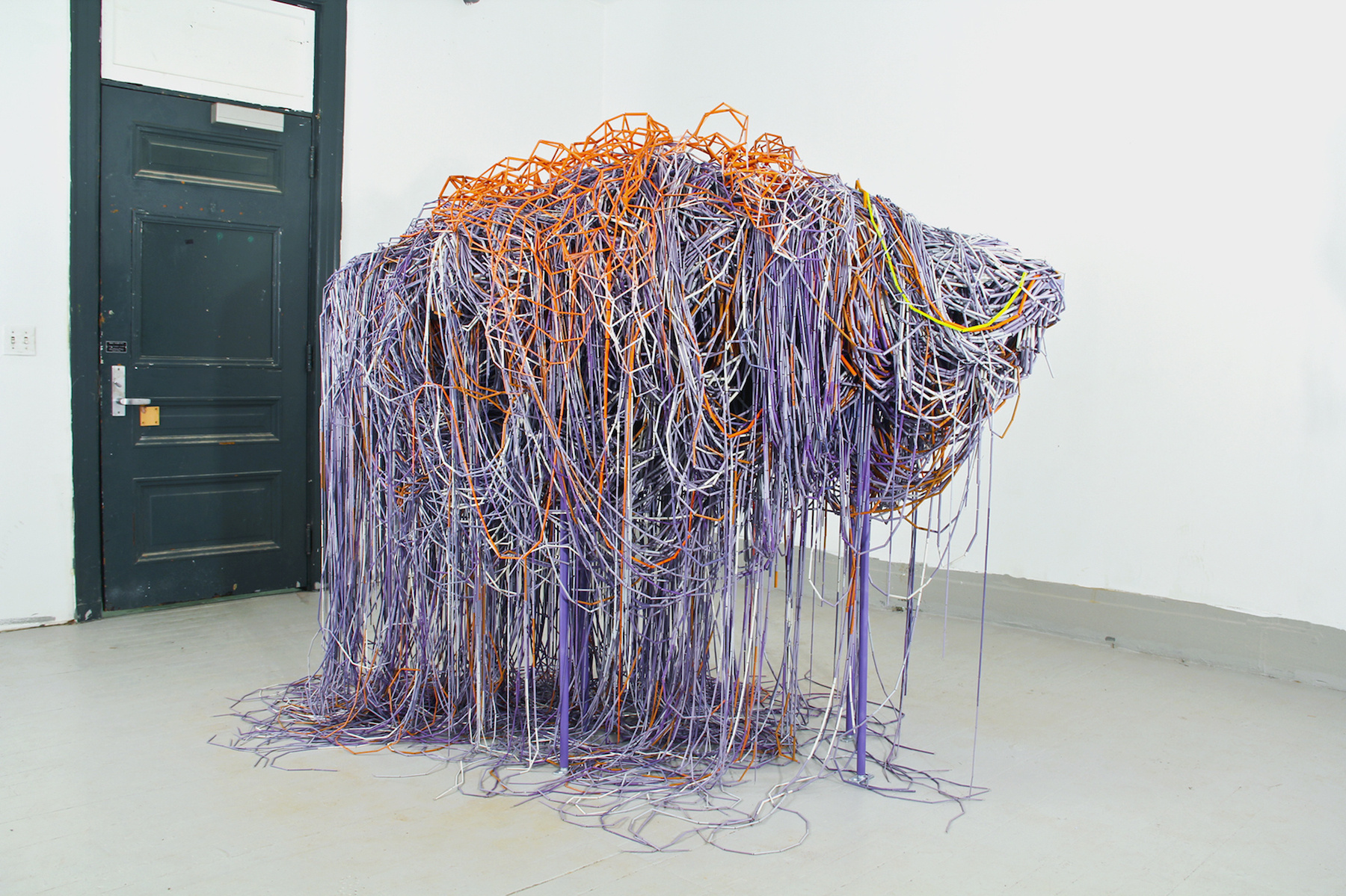 飘渺的螺纹装置费城纺织艺术家maggiecasey创作了非凡的独立挂毯