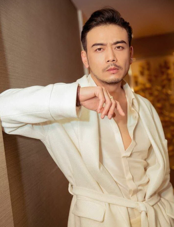 欢乐颂2中小包总的4个造型图1喜感