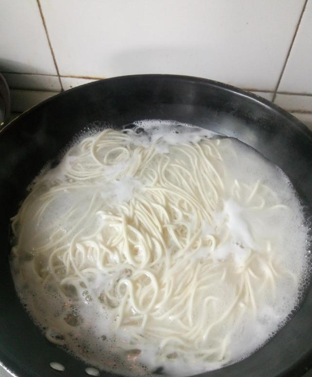 面条怎么做才好吃这么做简单快捷又好吃地道的家常面条