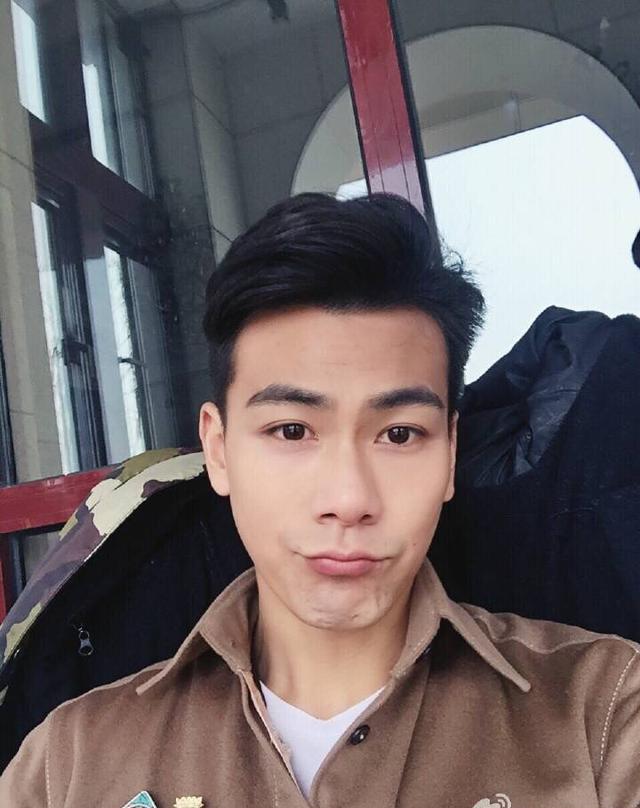 38岁的陈紫函和比她小6岁的男人领证了圈内罕见的没有炒作