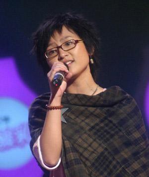 星座名人: 超级女生--狮子座周笔畅