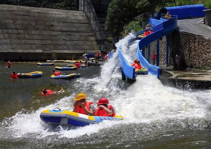 江浙沪唯一的高山滑道漂流, 从山顶呼啸而下, 400米落差的刺激感