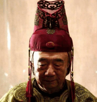 明朝太监魏忠贤一手遮天, 为什么斗不过崇祯? 只有乖乖等死了