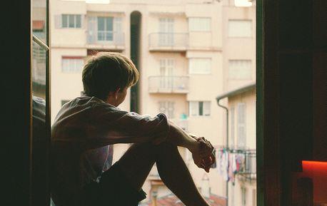 婚后第一次回娘家, 前男友等在我家楼下, 一定要和我说几句话