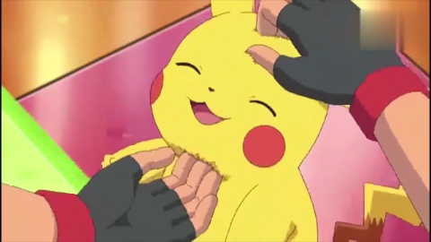 小智给皮卡丘抓痒看皮卡丘享受的表情摄影师彻底按耐不住了