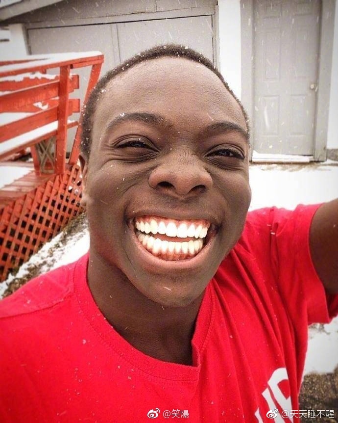 搞笑贴|黑人|笑容|男孩_新浪新闻