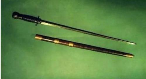 李纲铁锏:传了九百年依然保存完好,举世罕见|李纲|举世|兵器_新浪新闻