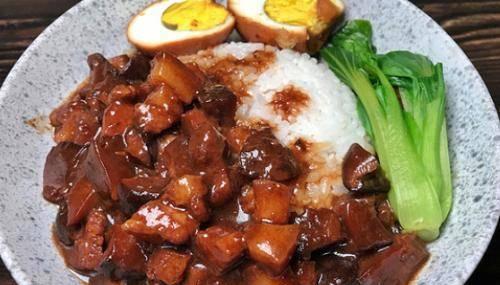 五花肉,小青菜,鸡蛋,洋葱,香菇,葱姜蒜,八角【食材】接下来翠花就闲话