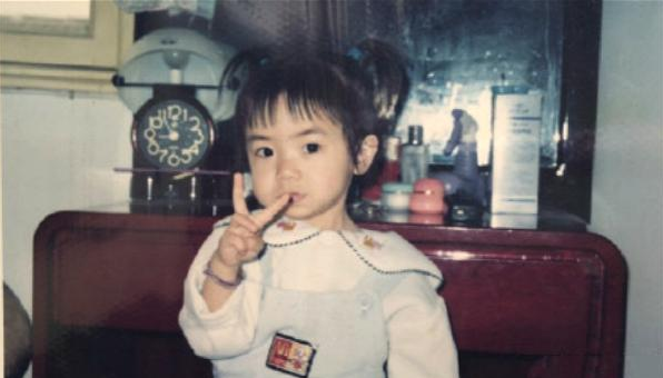 戚薇童年照曝光,与lucky简直就是复制粘贴,原来基因真的很重要
