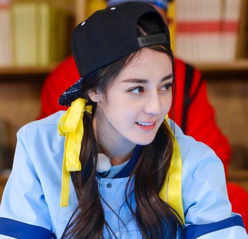 双马尾减龄,迪丽热巴惊艳绝伦,神仙姐姐仙气十足,小爽软萌可爱