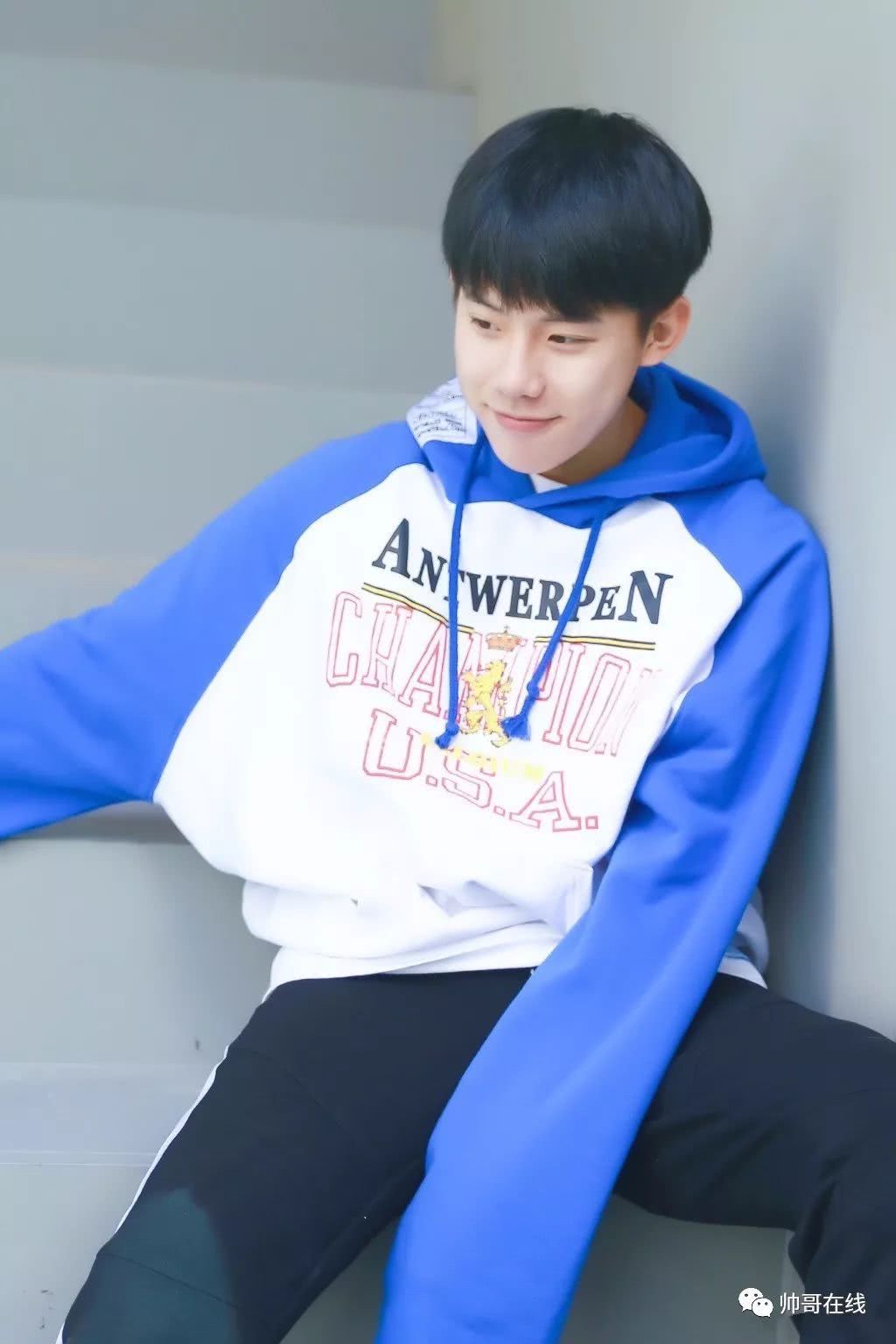 老男孩|胡先煦|周奇_新浪新闻