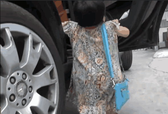 励志: 女歌手卖唱13年, 如今在成都独自买上了房