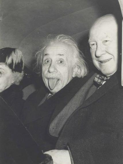 神了! 爱因斯坦吐舌照12.5万美元拍卖 相当于人民币84万