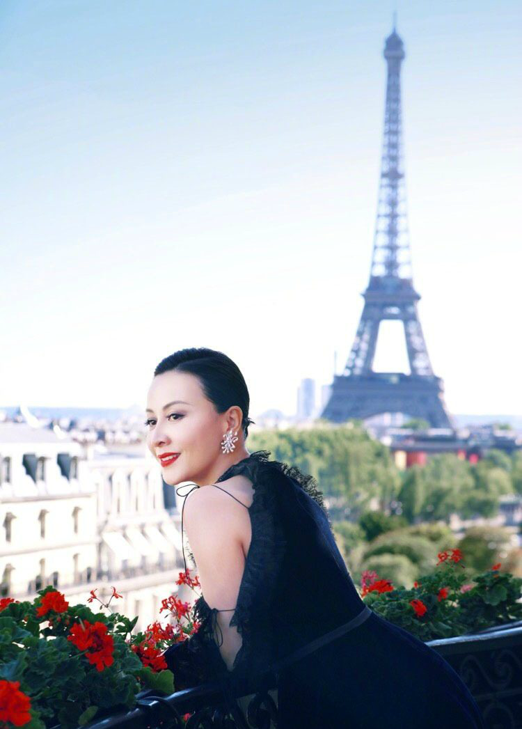 刘嘉玲生活照,第三张有女人味,最后一张最性感|刘嘉玲|生活照|性感_新