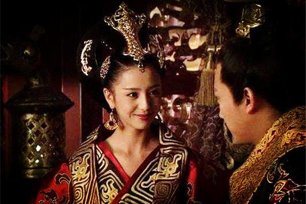 因服药过多,竟死在了龙床上,儿子皆早夭|汉成帝|赵飞燕|赵合德_新浪